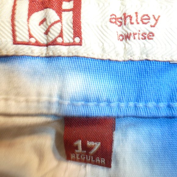 LEI Ashley LOW RISE Red, White, and Blue Tie-Dyed Denim Shorts Sz 17 - Picture 11 of 13